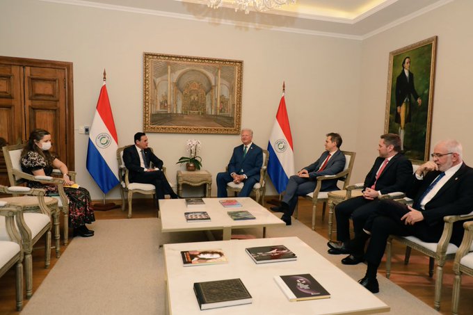 Analizan proyectos de inversión y de rutas aéreas con cámara comercial paraguayo-americana
