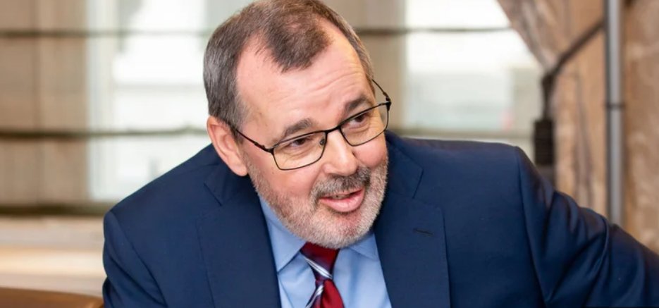 No hay problema de liquidez en guaraníes y percepción debe relativizarse, según presidente del BCP