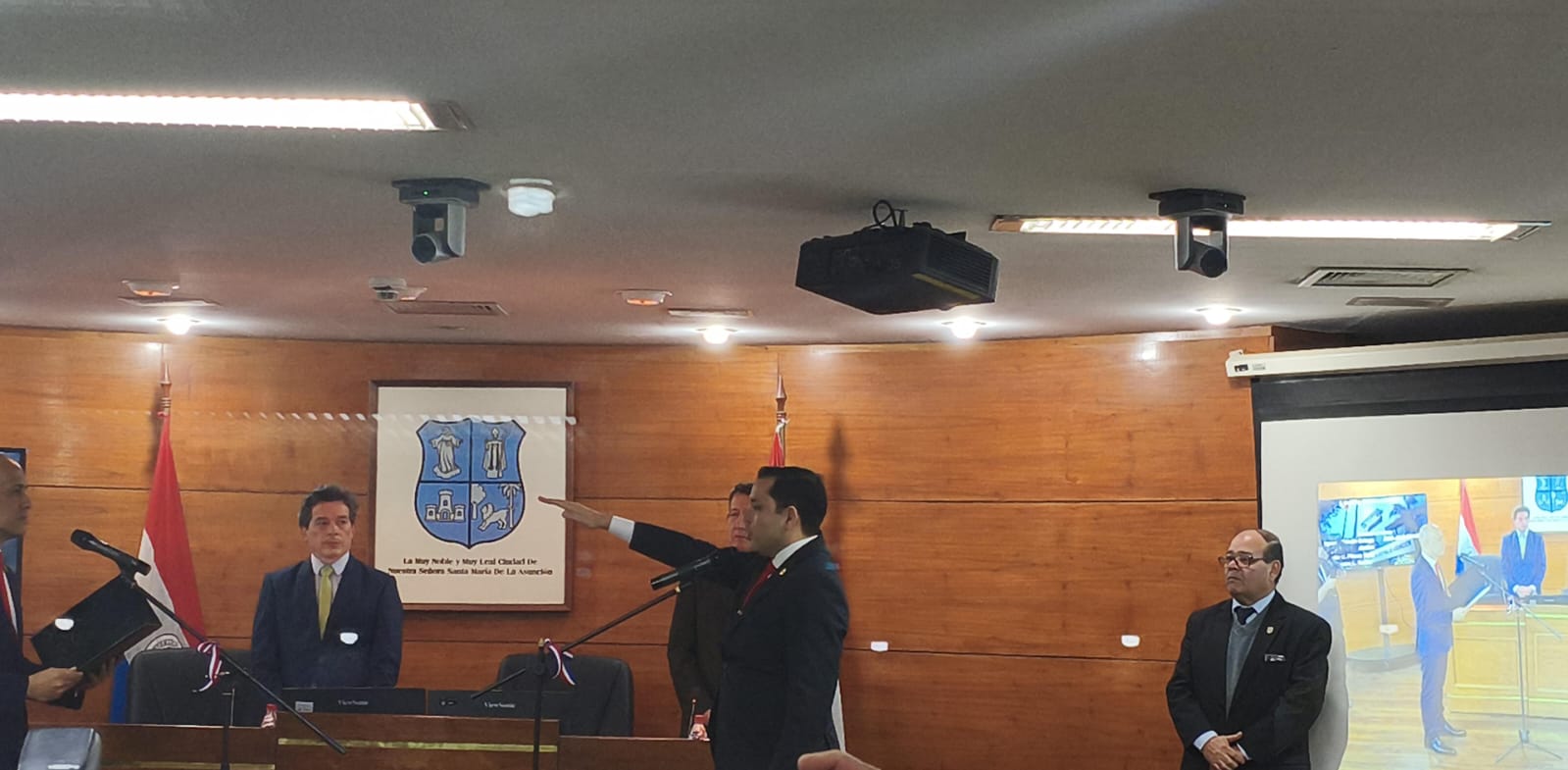 Municipalidad desvió US$ 66 millones de bonos a gastos corrientes