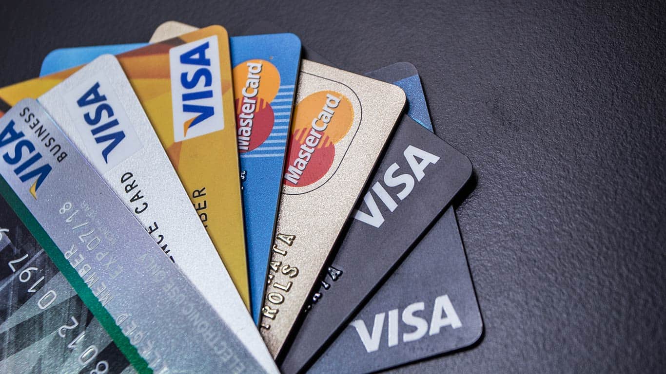 El saldo de tarjetas de crédito creció más de US$ 141 millones en un año