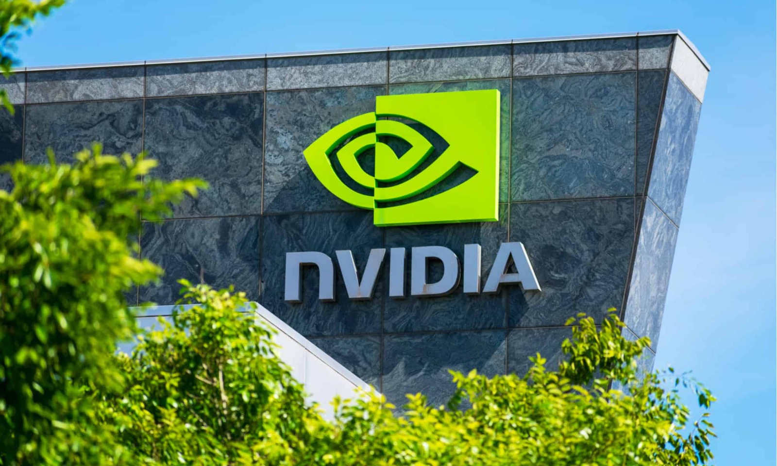 Nvidia alcanza los 4 billones de dólares y supera a los gigantes Apple y Microsoft