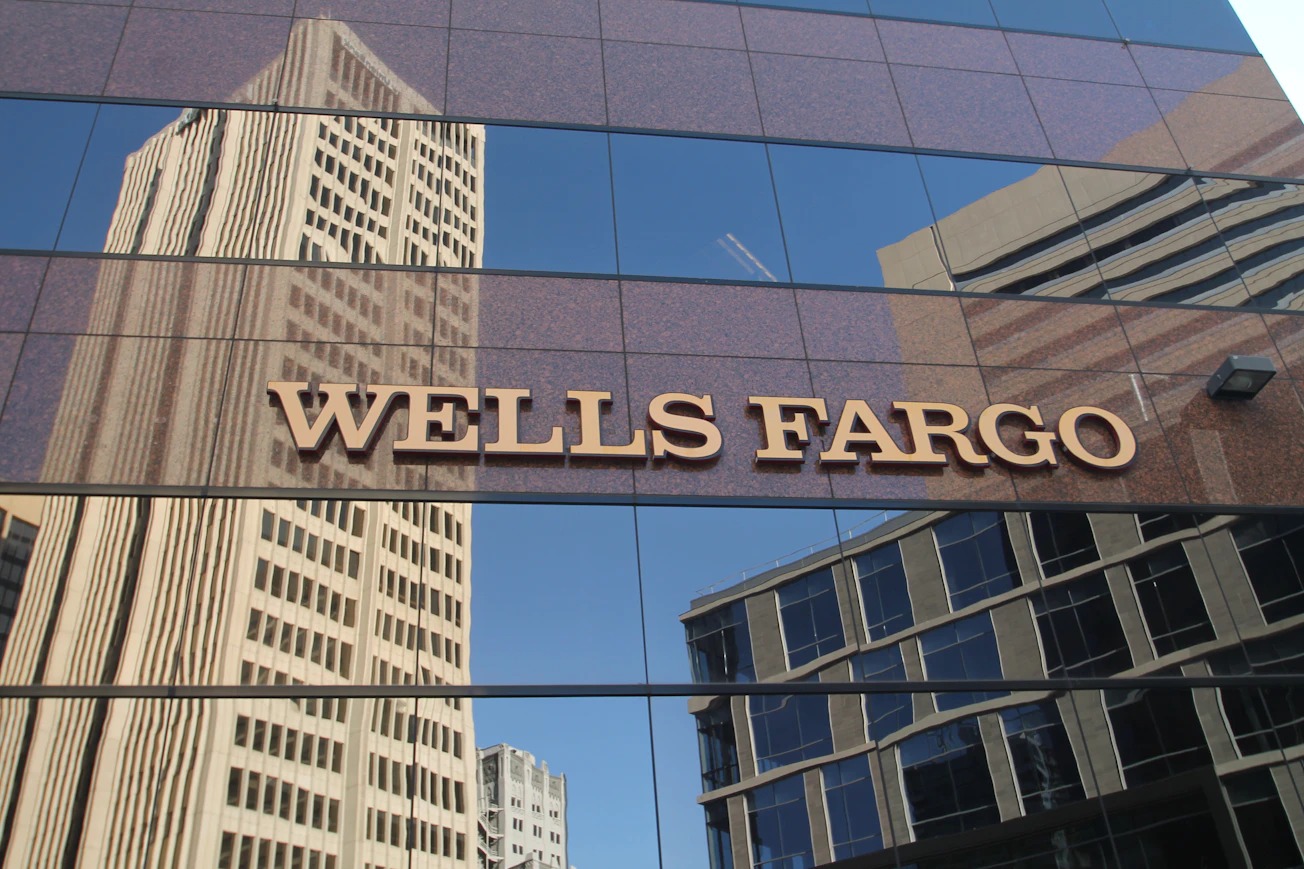 Wells Fargo incrementa su beneficio un 12% en el segundo trimestre de 2025 y supera previsiones tras romper racha negativa