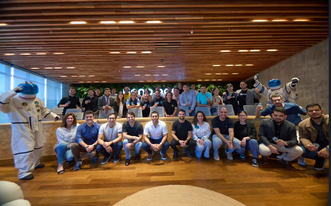 10 equipos avanzan a la etapa final de Moonshot 2025
