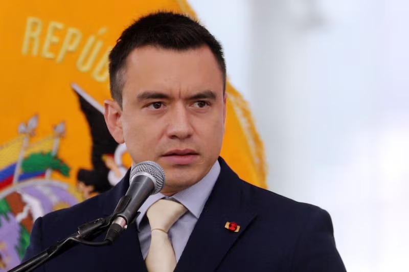 Ecuador despide a 5.000 funcionarios: Noboa intenta equilibrar el presupuesto nacional