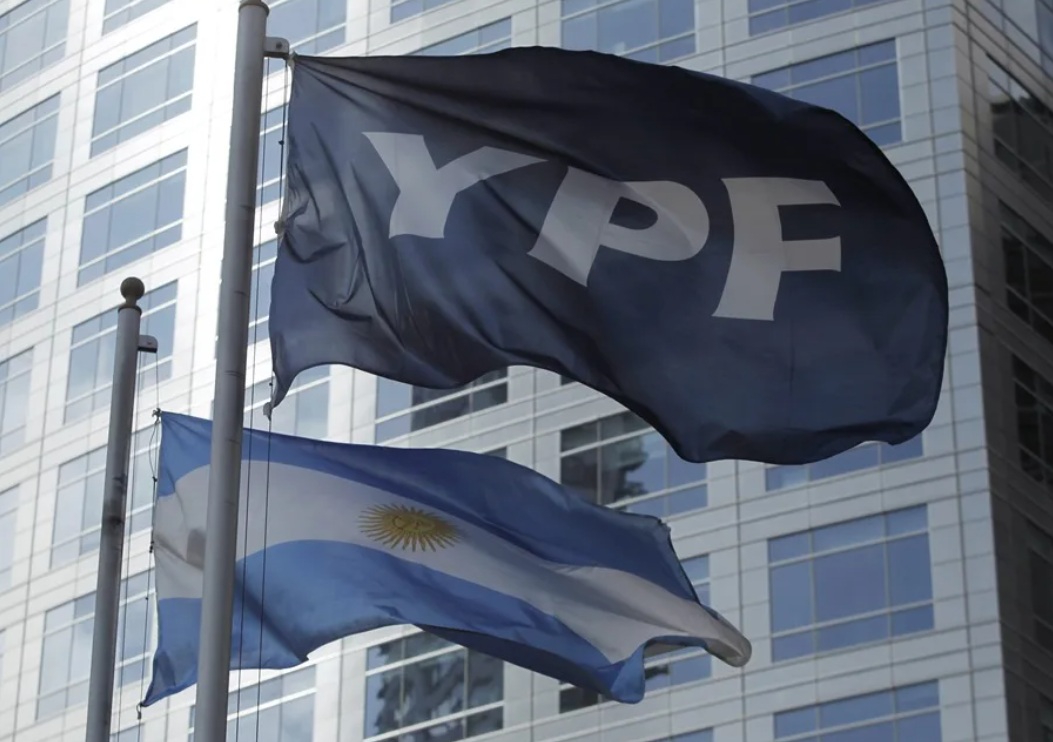 EE.UU. ordena a Argentina entregar el 51 % de YPF para cumplir fallo judicial