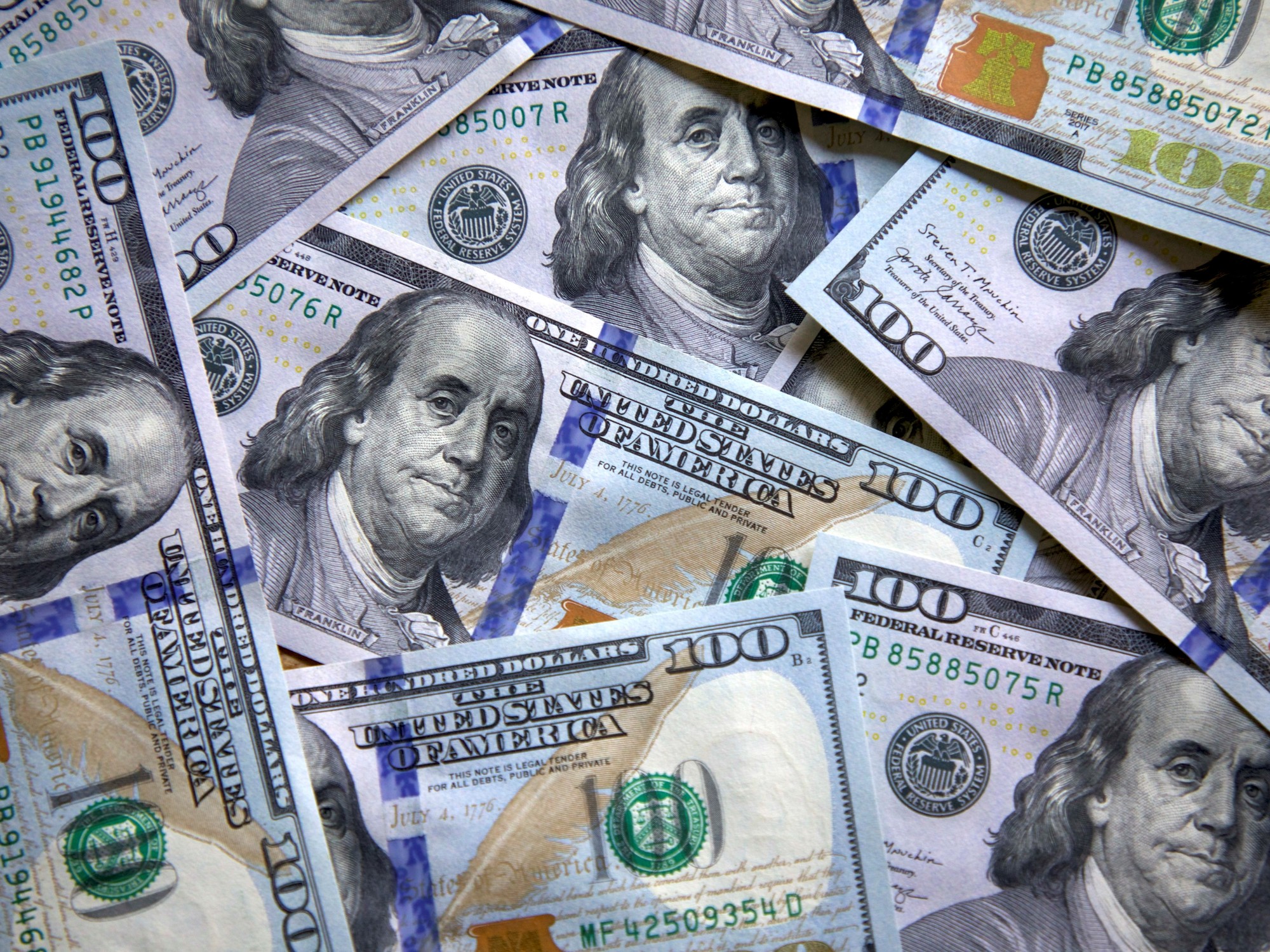 Caída del dólar genera incertidumbre por lo que resulta incierto definir valor a corto plazo