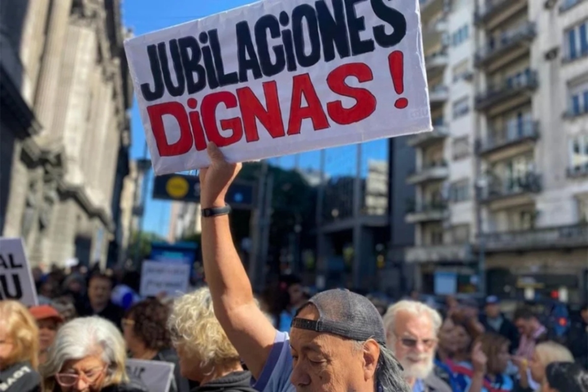 Gobierno de Milei veta el aumento de las pensiones en Argentina